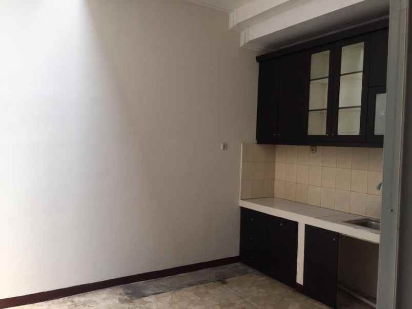 dijual rumah sampit kramat pela