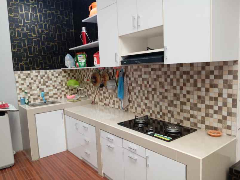 dijual rumah sariwangi