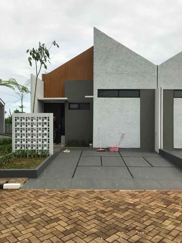 dijual rumah sasak panjang