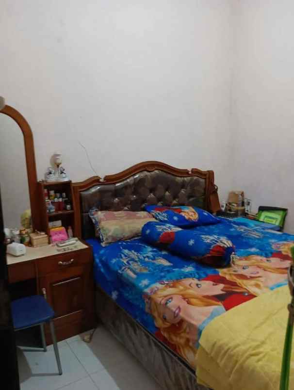 dijual rumah setro