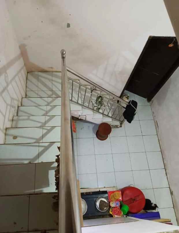 dijual rumah setro