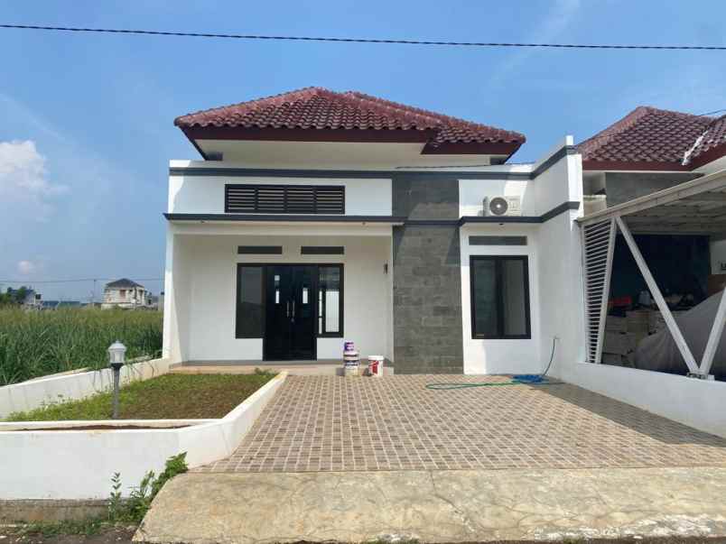 dijual rumah sip512