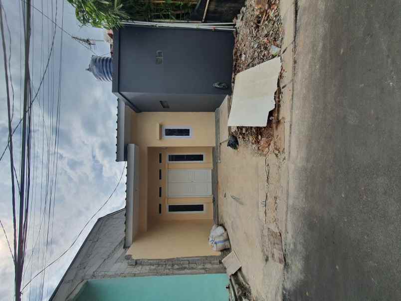 dijual rumah stasiun sudimara