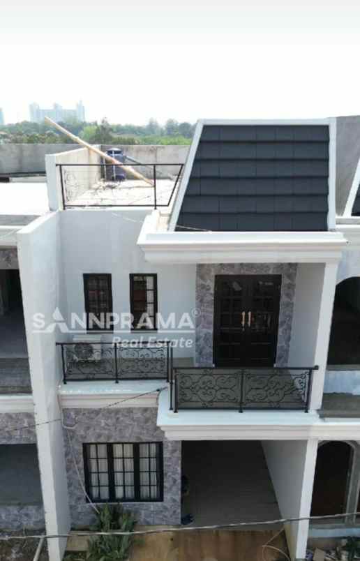 dijual rumah sukatani