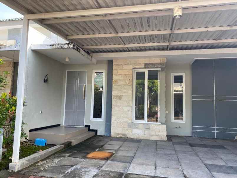 dijual rumah sukolilo dian regency 2