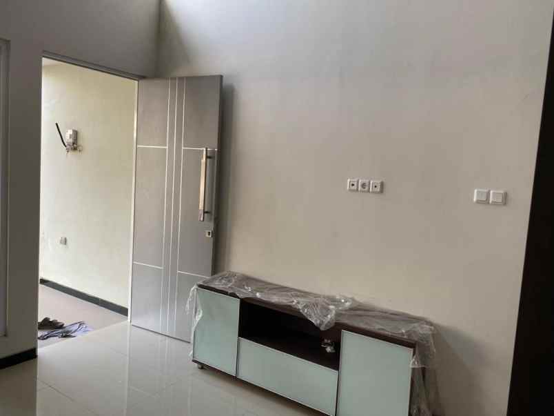 dijual rumah sukolilo dian regency 2