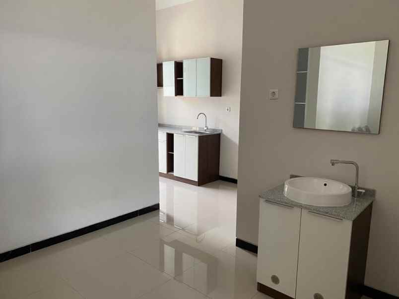 dijual rumah sukolilo dian regency 2