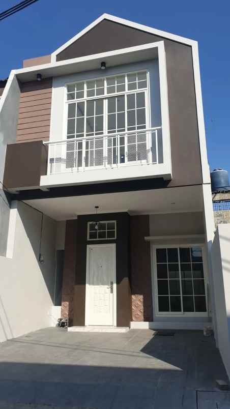 dijual rumah sukolilo dian regency