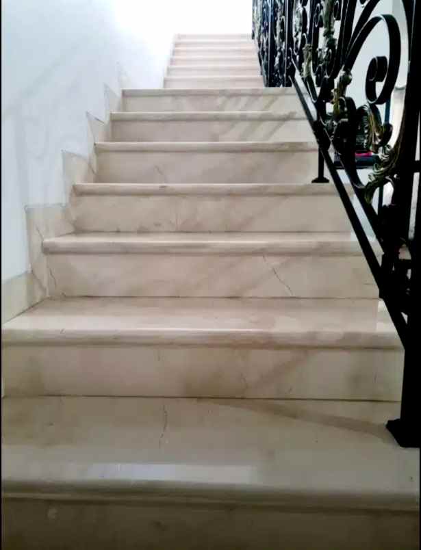 dijual rumah sutera alba alam sutera