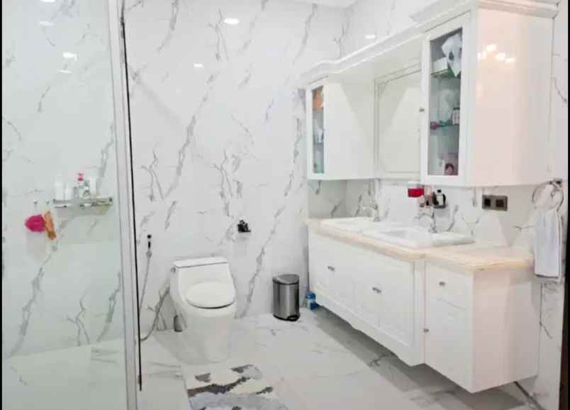 dijual rumah sutera alba alam sutera