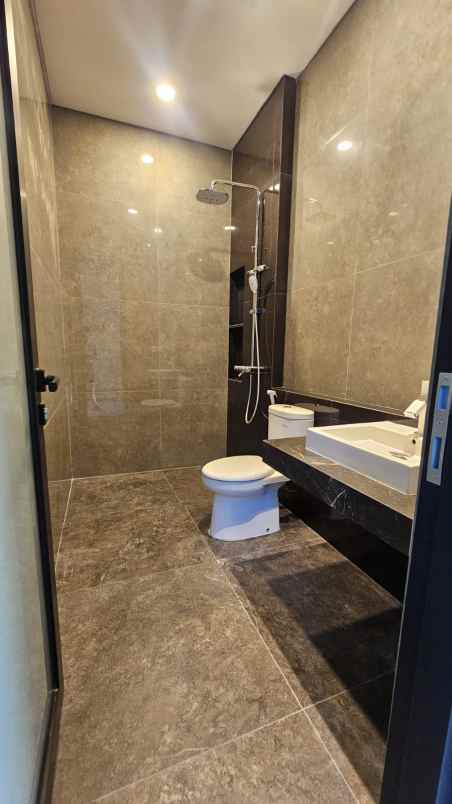 dijual rumah sutorejo