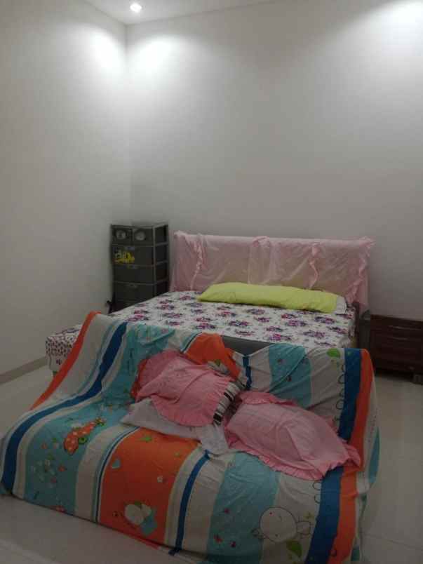 dijual rumah sutorejo prima indah tengah