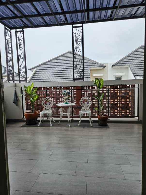 dijual rumah suvarna sutera cluster