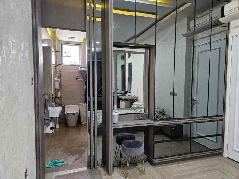 dijual rumah suvarna sutera cluster