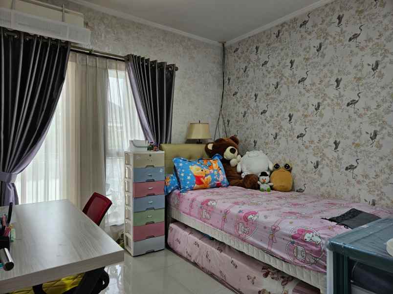 dijual rumah suvarna sutera cluster