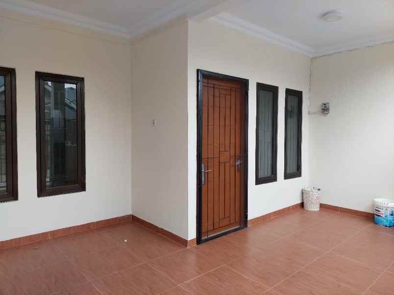 dijual rumah taman harapan baru