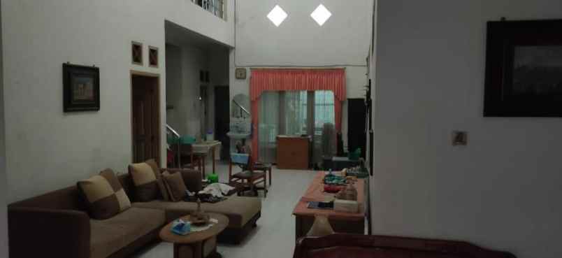 dijual rumah taman pinang indah