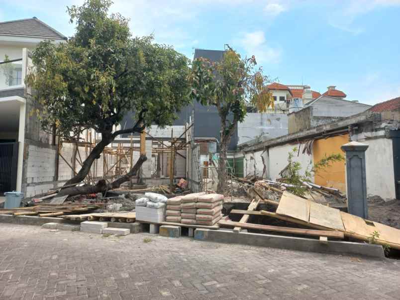 dijual rumah tenggilis barat