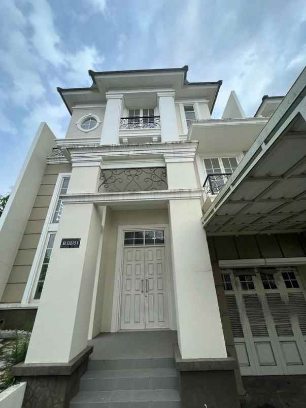 dijual rumah the peak malang