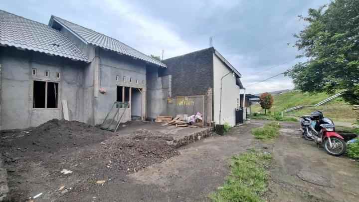 dijual rumah tirtomartani