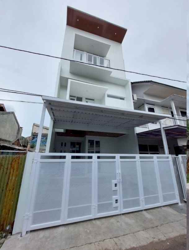 dijual rumah turangga buah batu bandung