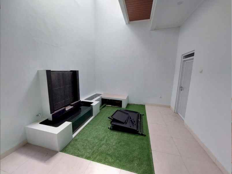 dijual rumah turangga buah batu bandung