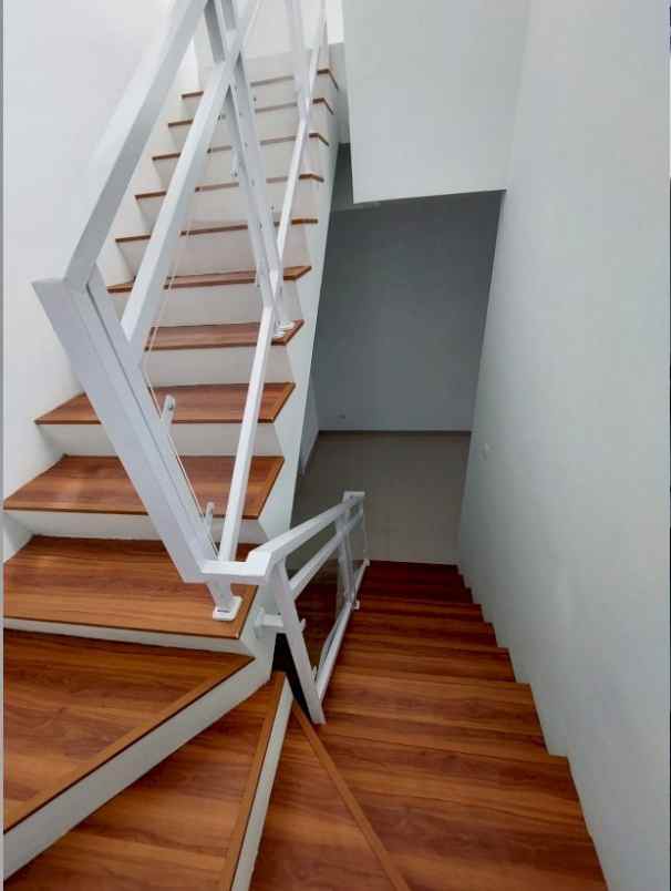 dijual rumah turangga buah batu bandung