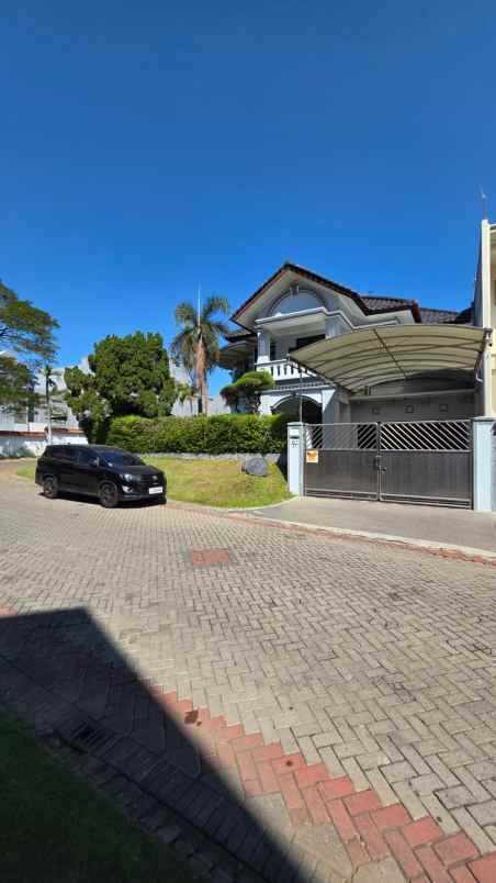dijual rumah villa bukit indah pakuwon