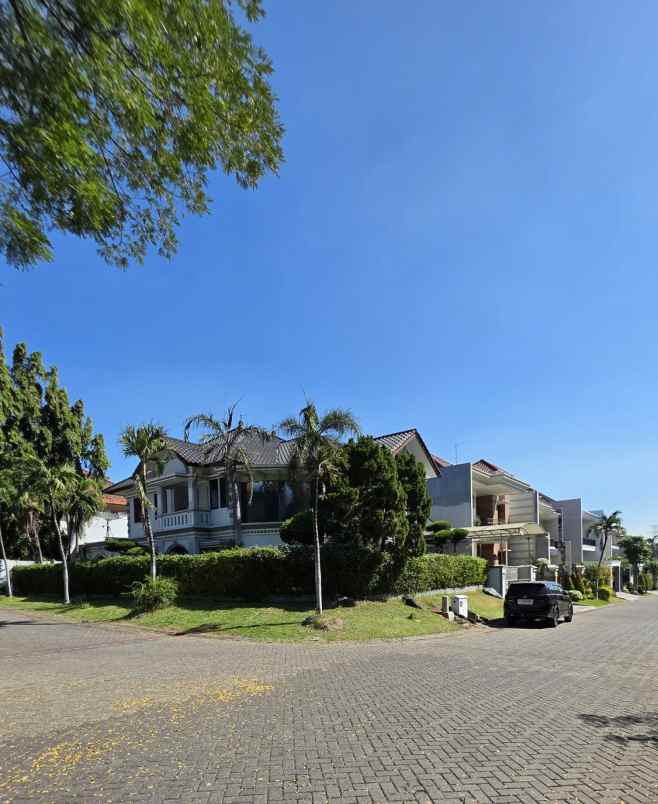 dijual rumah villa bukit indah pakuwon