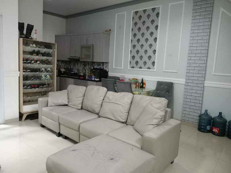 dijual rumah villa rizky ilhami