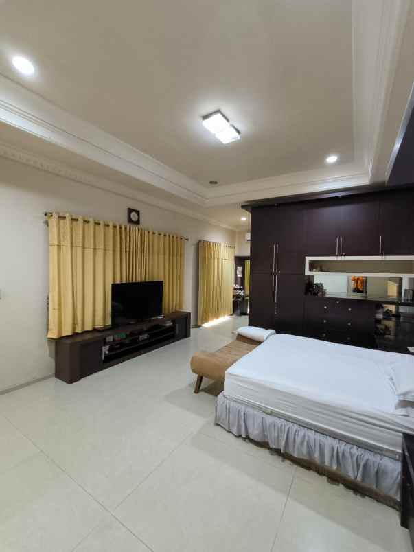 dijual rumah villa sentra raya citraland