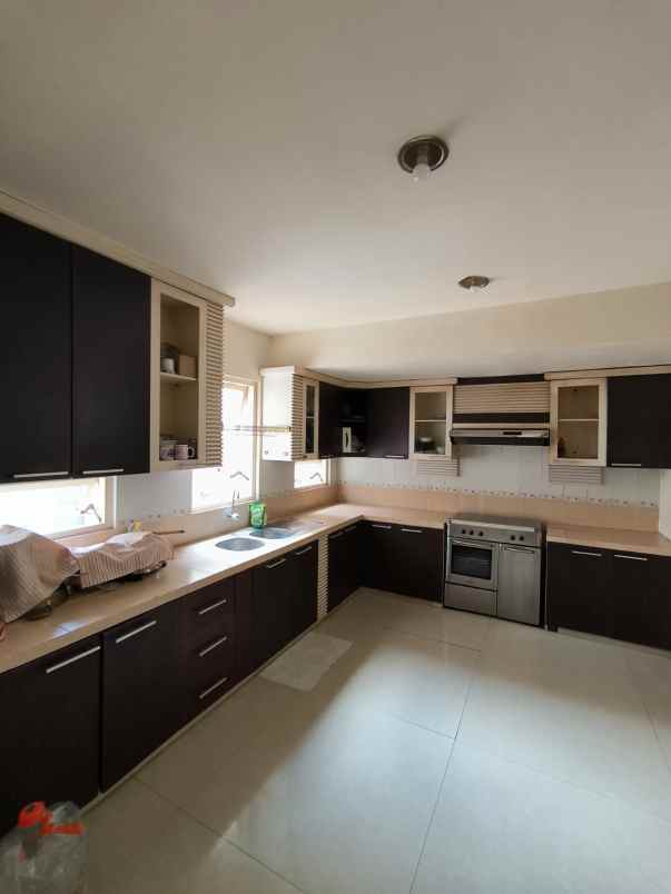 dijual rumah villa sentra raya citraland