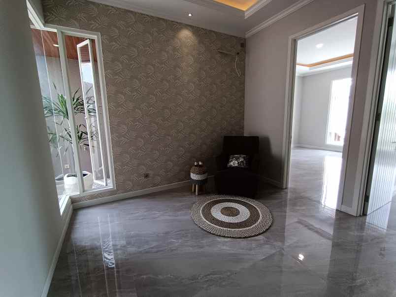 dijual rumah villa taman telaga ii