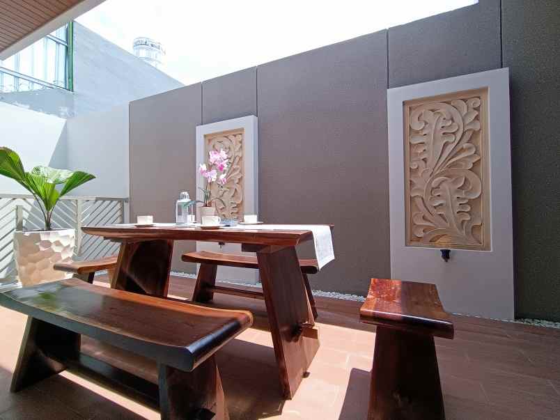 dijual rumah villa taman telaga ii