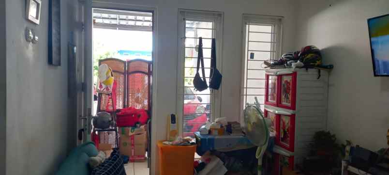 dijual rumah violet garden bintara jl i