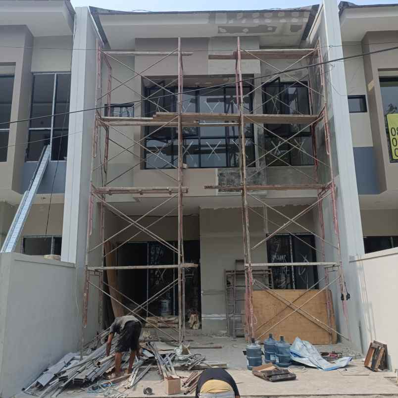 dijual rumah wisma permai