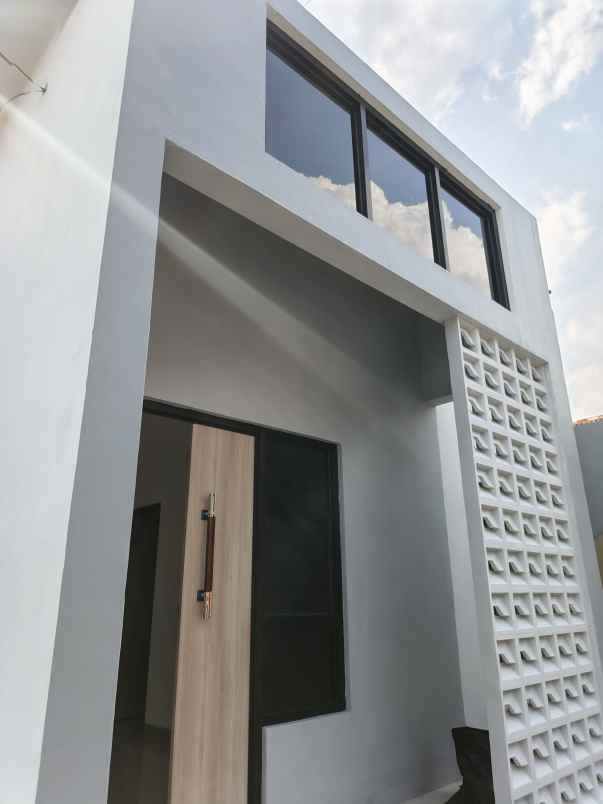 dijual rumah wologito tengah