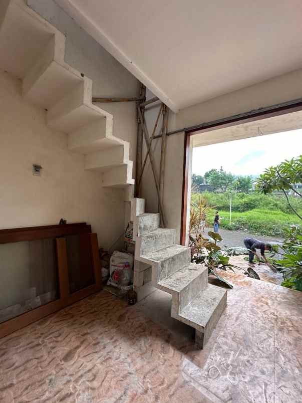dijual villa 2 lantai oro oro ombo kota batu
