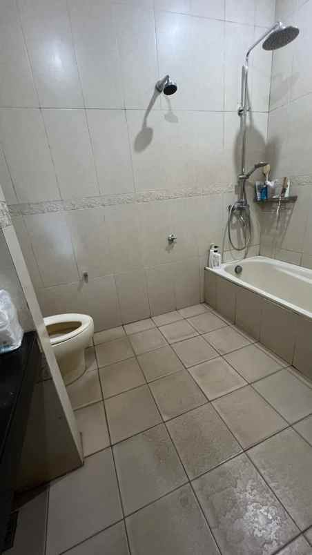 dijuwal rumah 2 lt hook semi furnished