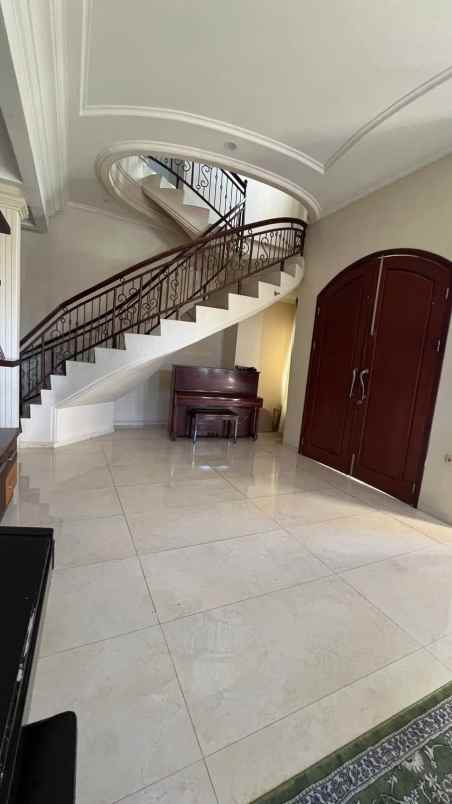 dijuwal rumah 2 lt hook semi furnished