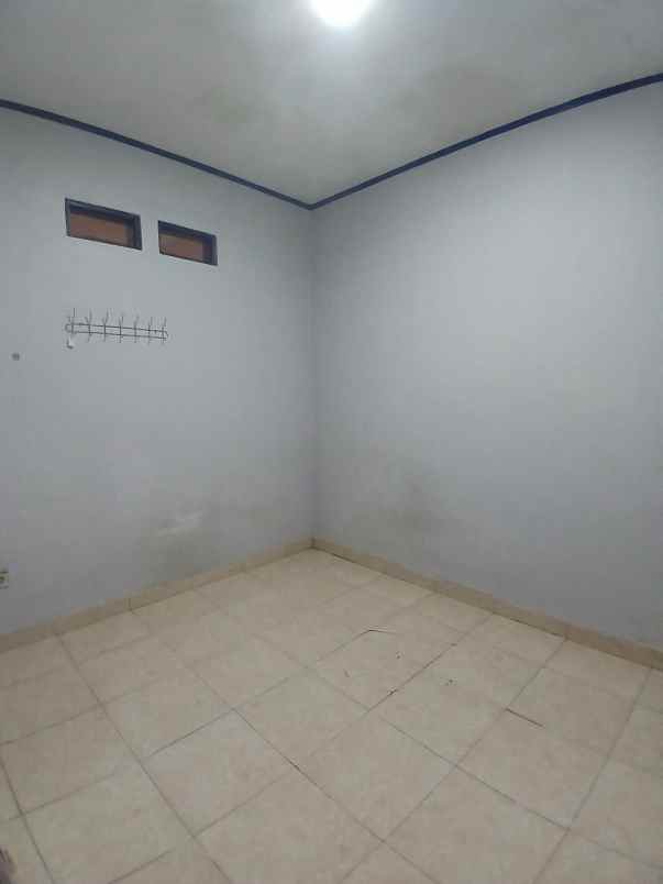 disewakan ruang usaha strategis di depok jaya