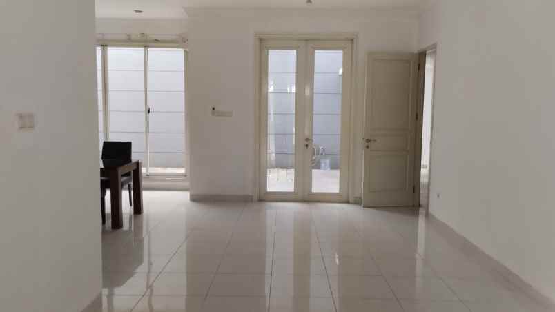 disewakan rumah alam sutera