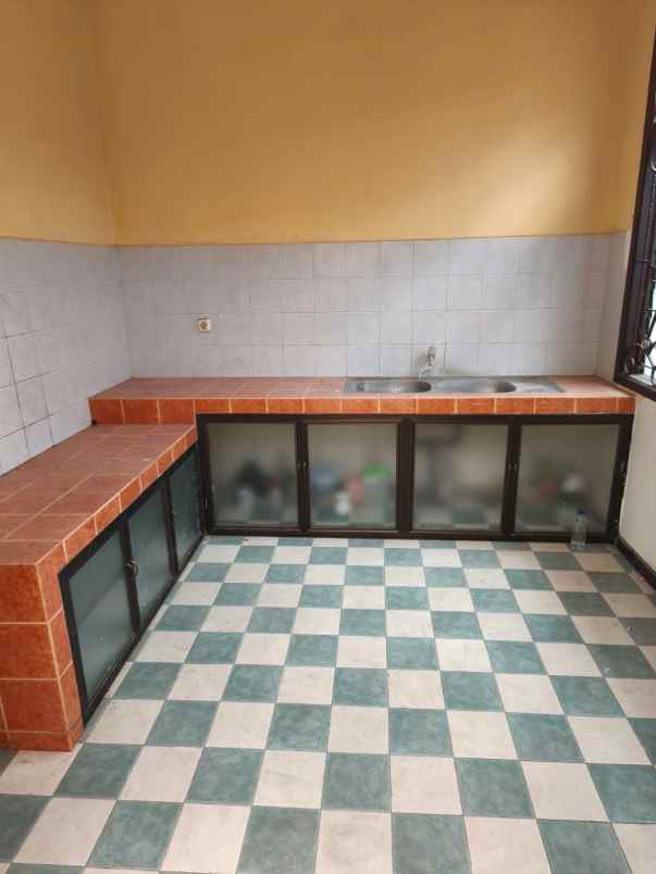 disewakan rumah central park mulyosari