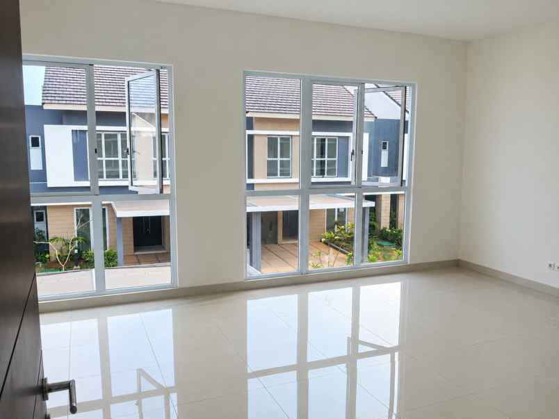 disewakan rumah cluster palm spring jgc
