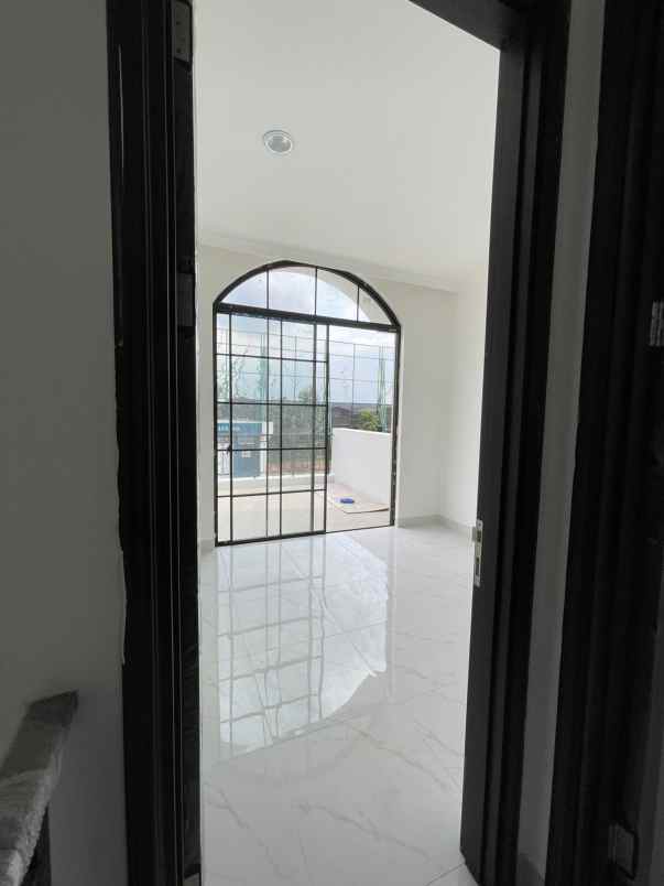 disewakan rumah clustter bukit nirmala pik2