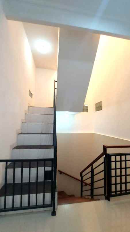 disewakan rumah gading griya lestari