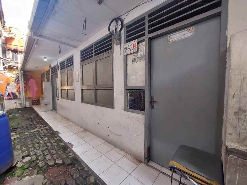disewakan rumah jl sukun 9 kayumanis