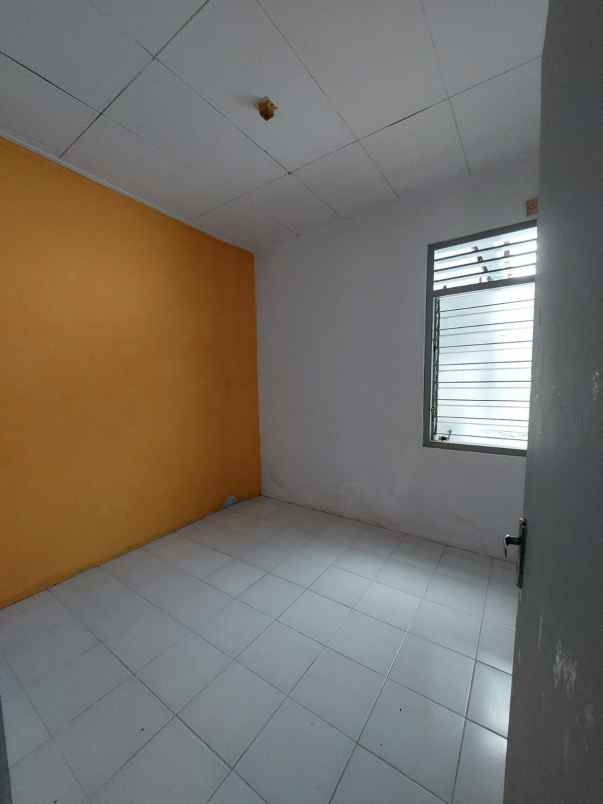 disewakan rumah jl sukun 9 kayumanis
