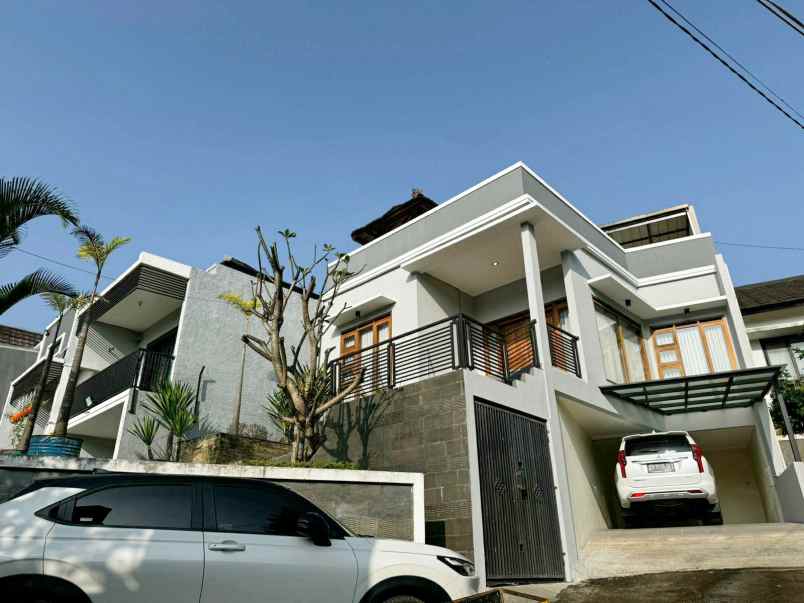 disewakan rumah jl ters cibaligo sariwangi