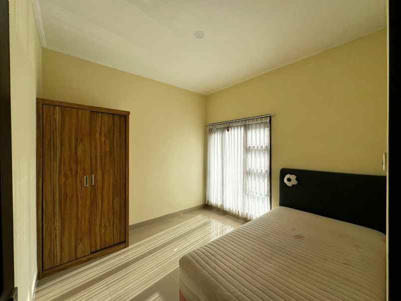 disewakan rumah jl ters cibaligo sariwangi